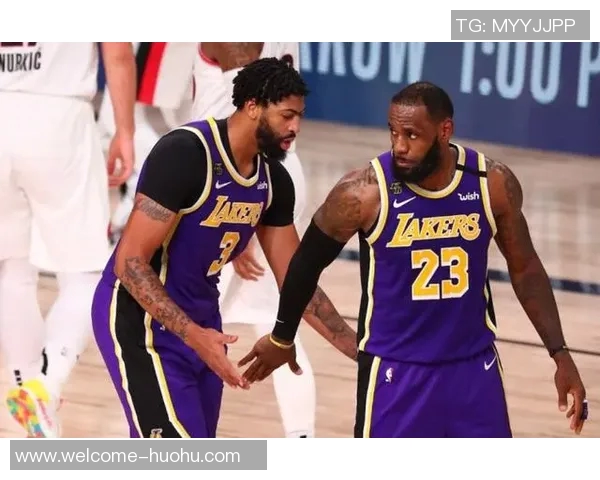 东詹独自带队表现惊艳湖人净效率数据揭示其重要性